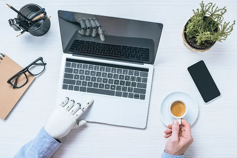 Blogger using AI content assistant ethically to create authentic blog posts