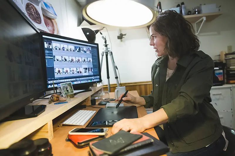 Blogger optimizing short-form videos and transcripts for SEO and social engagement